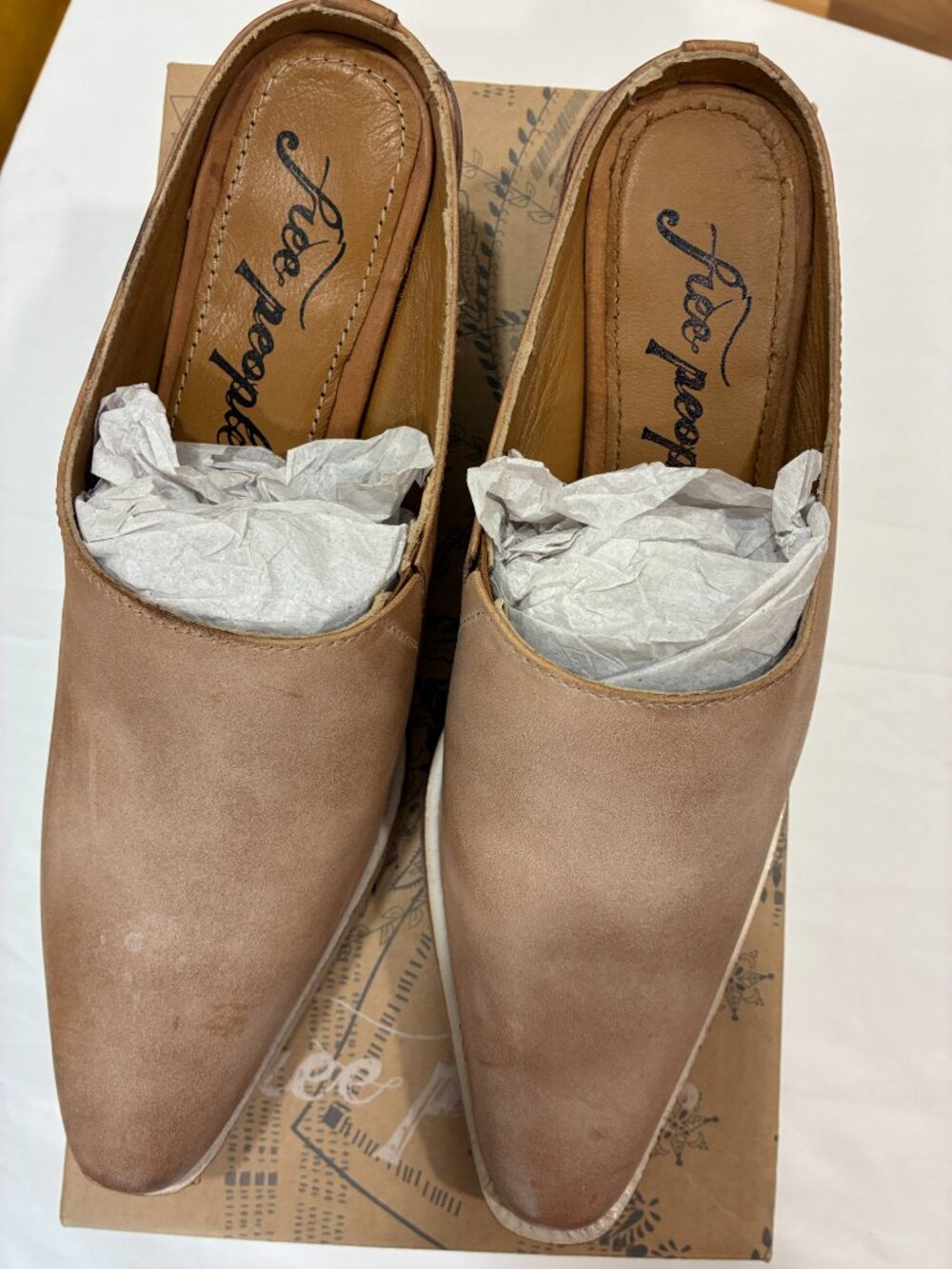 Free People Tan Leather Wedge Mule Clogs Slip On 7.5M NWT 37.5 EU - Picture 9 of 11